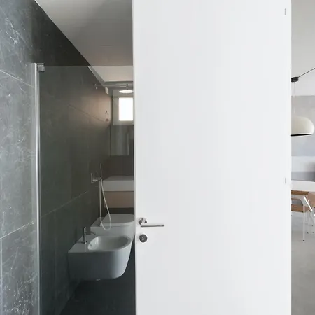 The Summer Apartment *