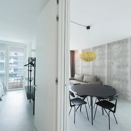 The Summer Apartment