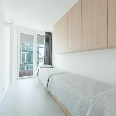 The Summer Apartment *