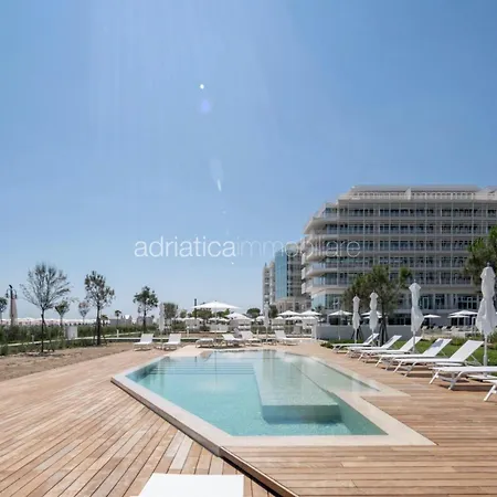 The Summer Lido di Jesolo