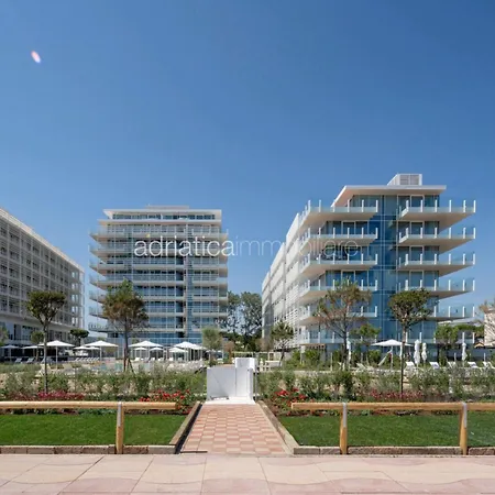The Summer Apartment *
