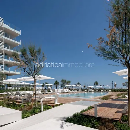 The Summer Apartment *