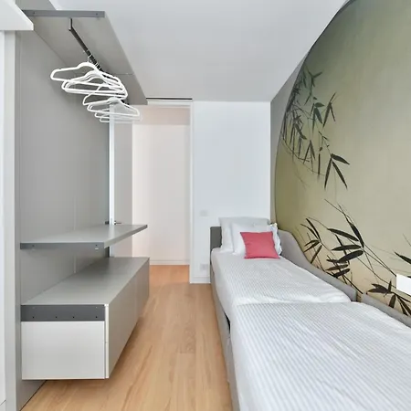 The Summer Apartment