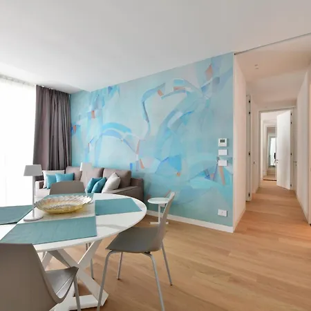 The Summer Apartment *